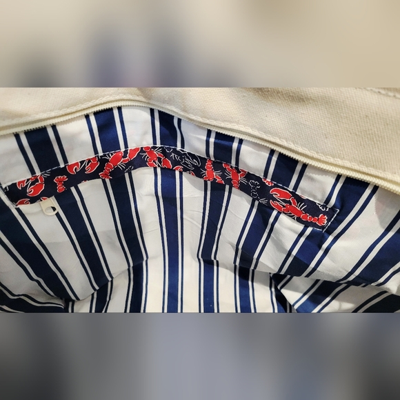 Vineyard Vines Blue & Red Lobster Tote Bag - Picture 6 of 6